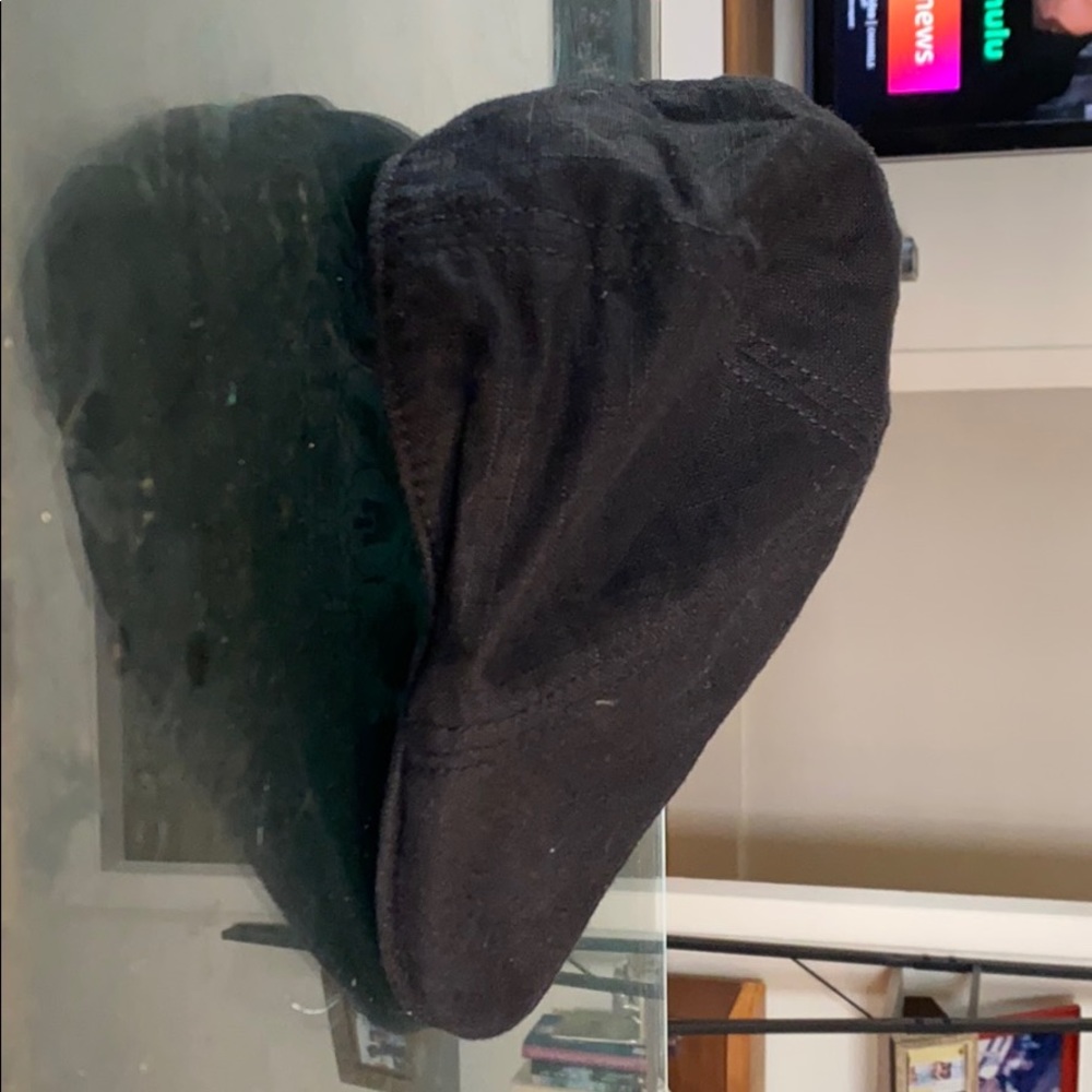Goorin Bro’s black flatcap